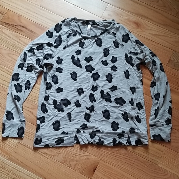 Kensie Tops - Kenzie black and grey top size medium